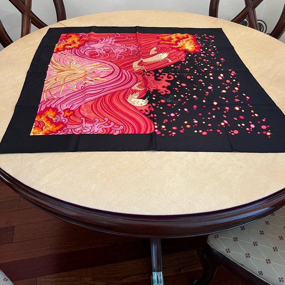 Hermès scarf - Picture 1 of 5
